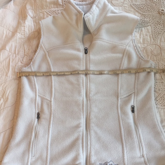 Eddie Bauer Women’s fleece zippered vest. - Picture 2 of 6